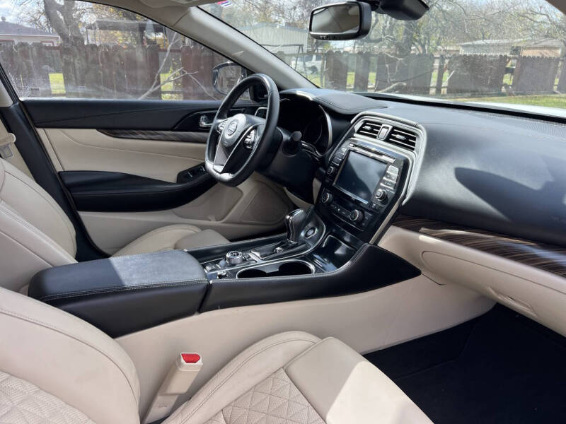 2017 Nissan Maxima Platinum