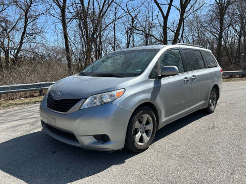 2014 Toyota Sienna for sale at The Auto Connect in Springfield IL