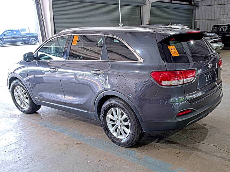 2017 Kia Sorento LX