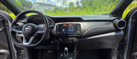 2022 Nissan Kicks SR