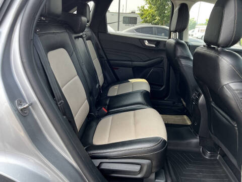 2022 Ford Escape Hybrid Titanium