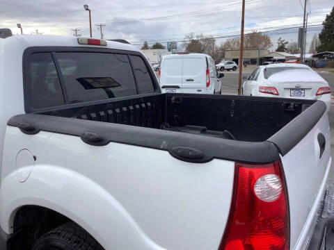 2004 Ford Explorer Sport Trac XLS