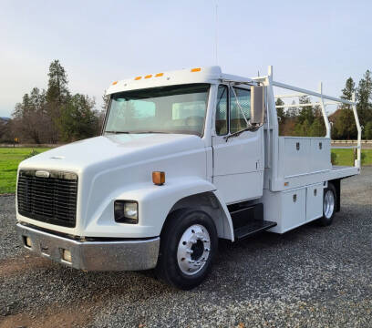 1999 Freightliner Utility Truck for sale at CPMTRUCKSALES.COM in Central Point OR