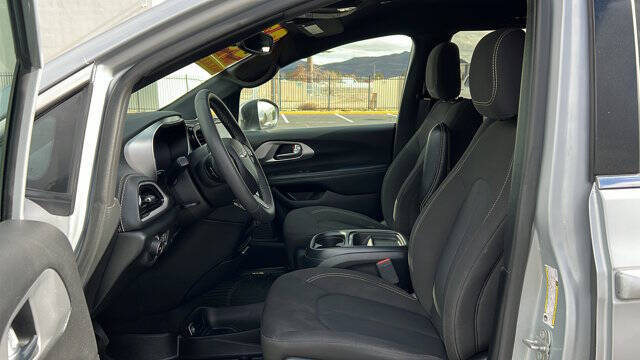 2023 Chrysler Pacifica Touring