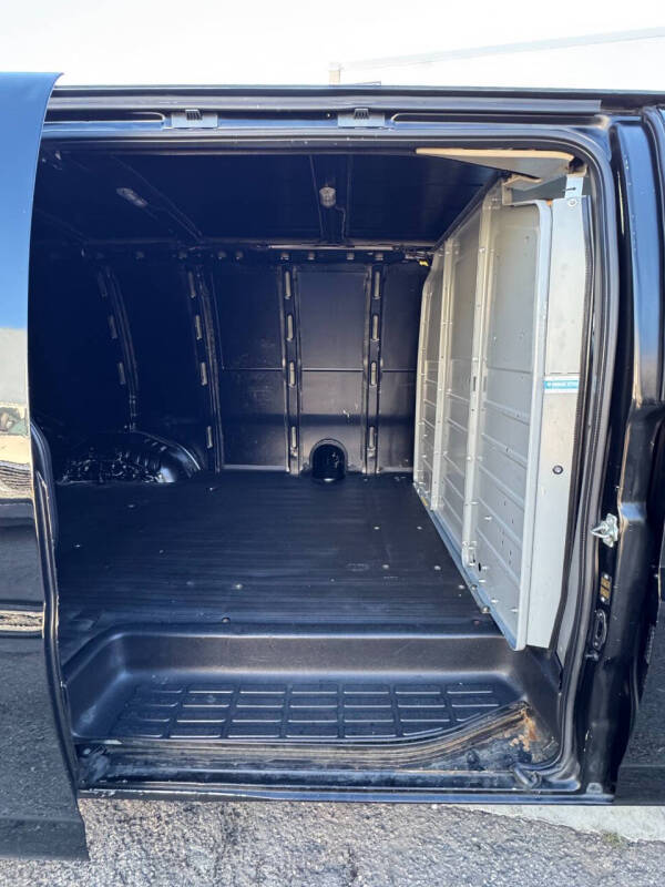 2017 Chevrolet Express 2500