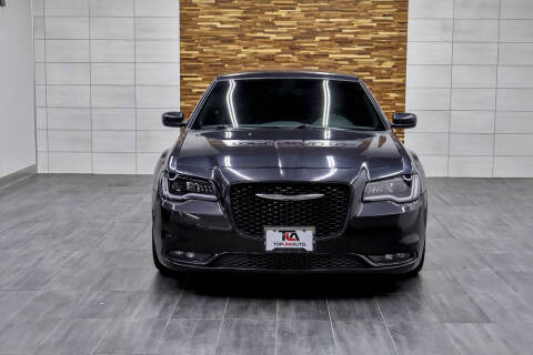 2018 Chrysler 300 S