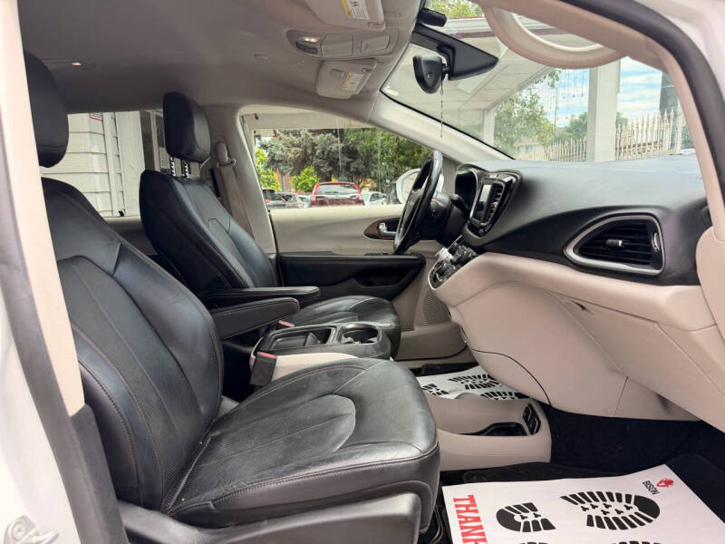 2019 Chrysler Pacifica Touring L