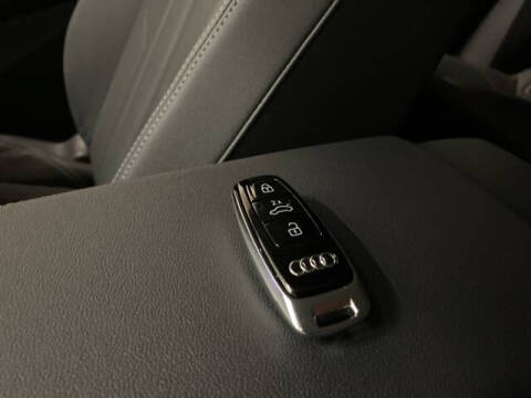 2023 Audi e-tron quattro Premium Plus