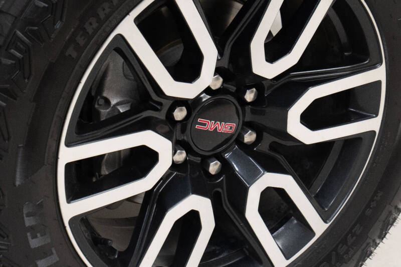 2023 GMC Yukon XL AT4