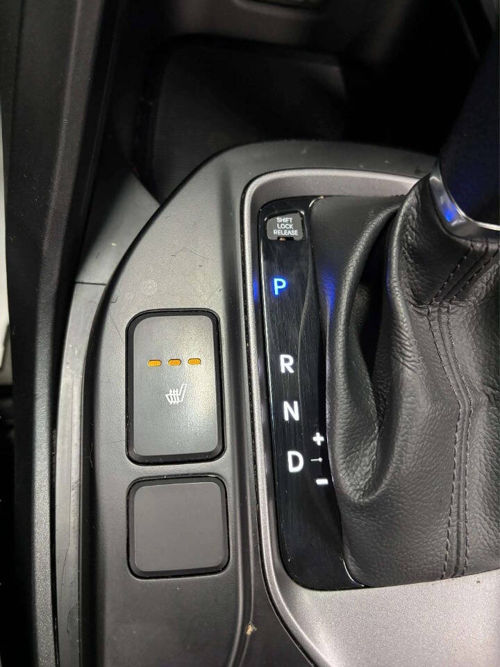 HyundaiSanta Fe Sport34