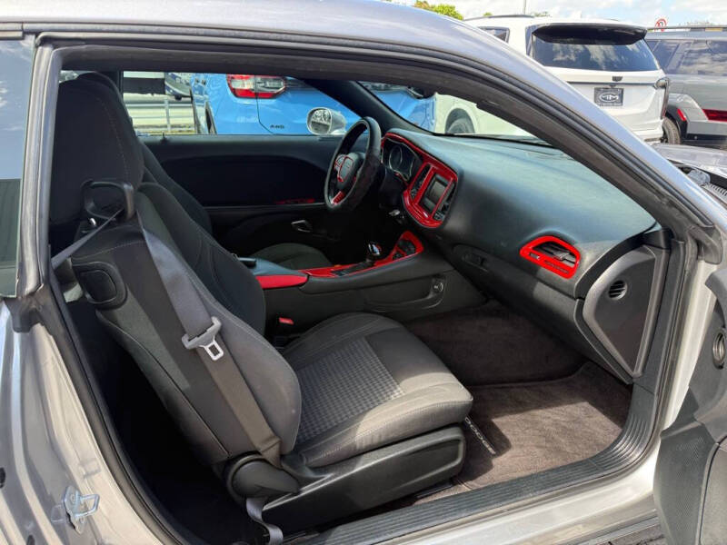 2016 Dodge Challenger SXT