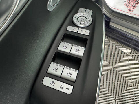 2023 Genesis GV70 2.5T Standard