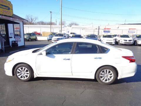 2017 Nissan Altima for sale at Cars Unlimited Inc in Lebanon TN