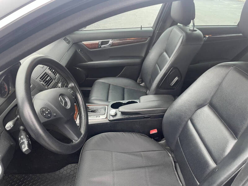 2011 Mercedes-Benz C-Class C 300 Luxury 4MATIC