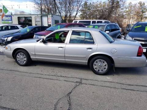 2006 Mercury Grand Marquis for sale at Howe's Auto Sales in Lowell MA