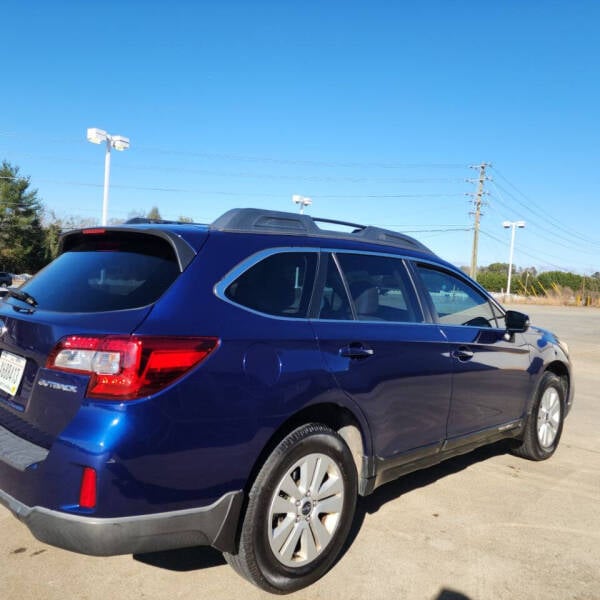 2015 Subaru Outback Premium photo 9