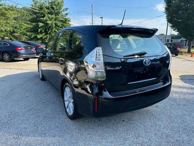 2012 Toyota Prius v Five