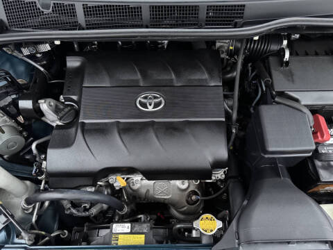 2011 Toyota Sienna LE 8-Passenger