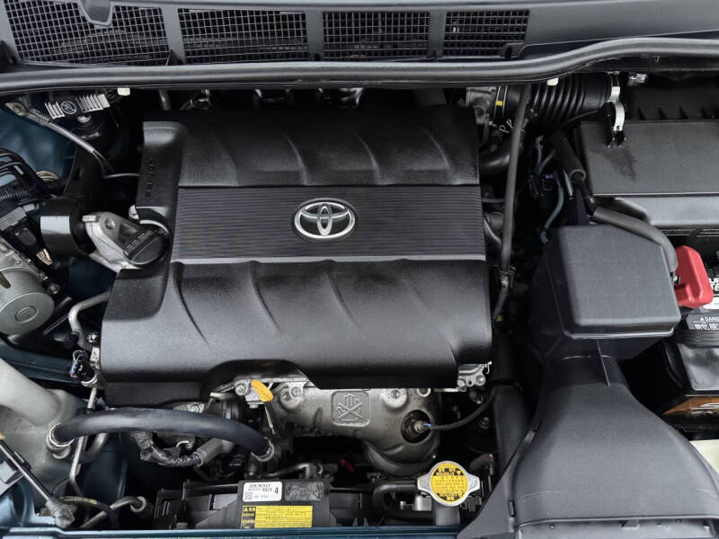 2011 Toyota Sienna LE 8-Passenger