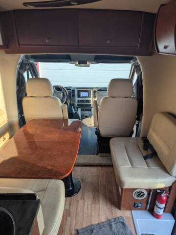 2012 Leisure Travel S24CB