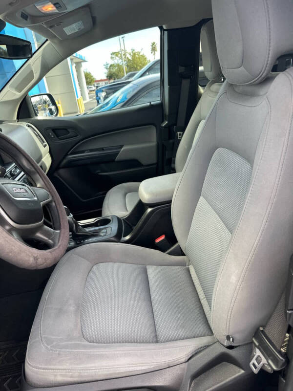 2022 GMC Canyon Elevation Standard