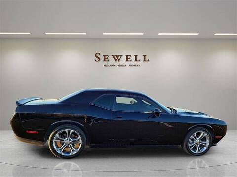 2022 Dodge Challenger SXT