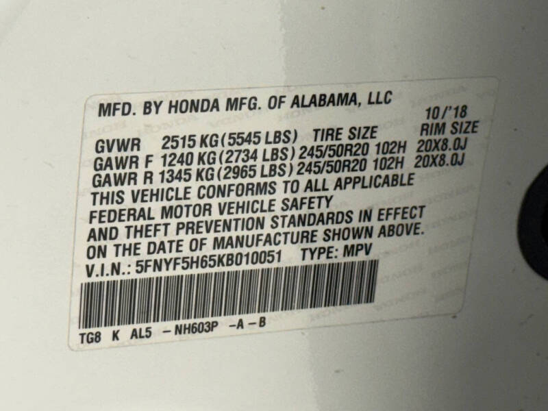 2019 Honda Pilot Touring w/Rear Captain's Chairs