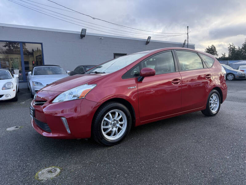 2012 Toyota Prius v Five