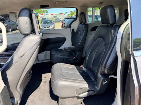 2018 Chrysler Pacifica Touring L Plus