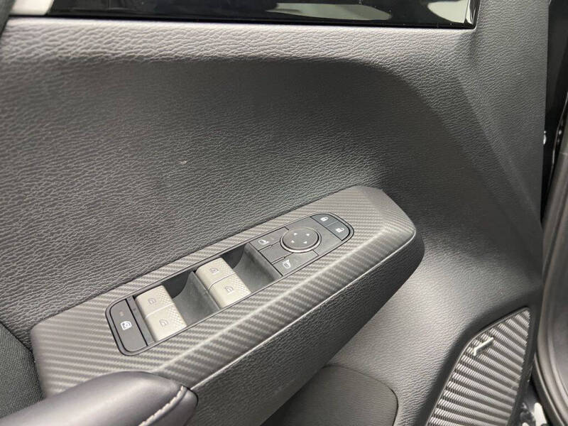 2025 Mitsubishi Outlander ES