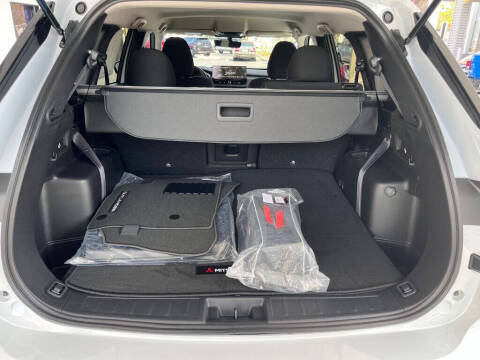 2025 Mitsubishi Outlander ES