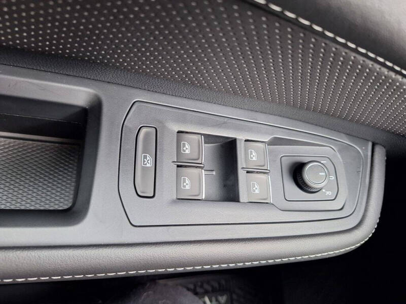 2025 Volkswagen Atlas SE