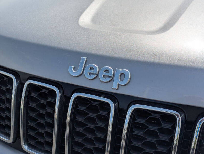 2019 Jeep Grand Cherokee Laredo E