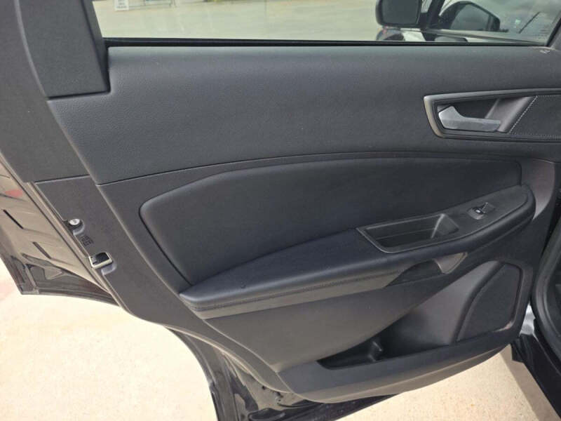 2020 Ford Edge SE