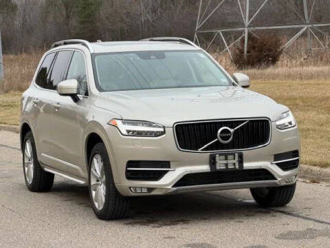 2016 Volvo XC90 T6 Momentum