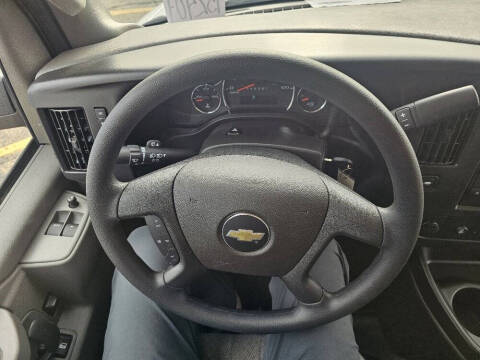 2025 Chevrolet Express 2500