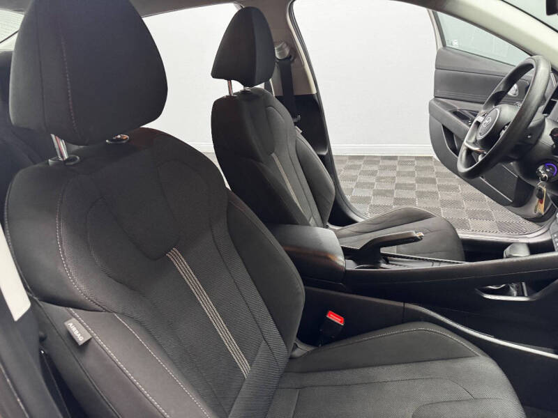 2021 Hyundai Elantra SE