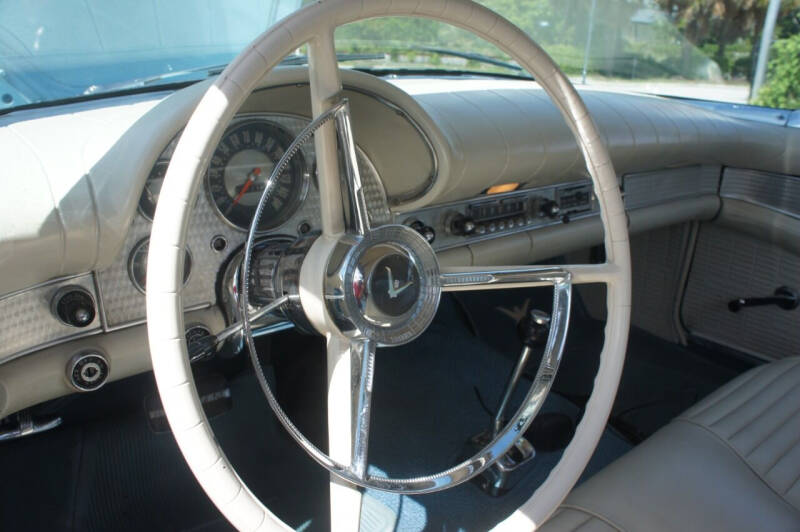 1957 Ford Thunderbird