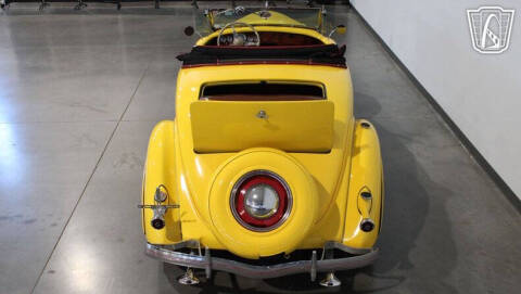 1935 Ford Deluxe