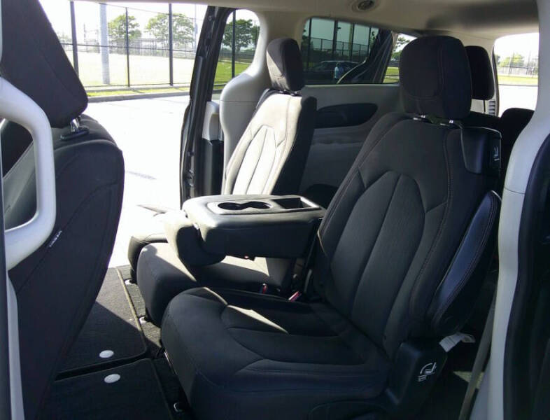 2017 Chrysler Pacifica LX