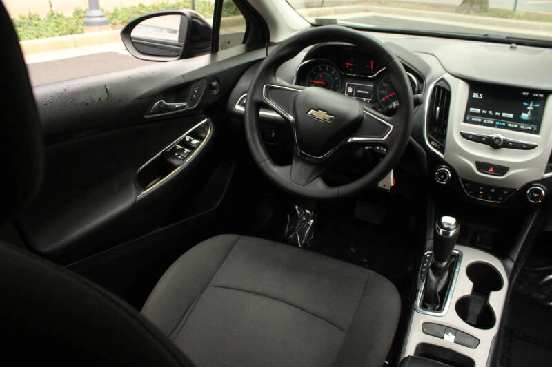 2018 Chevrolet Cruze LS Auto