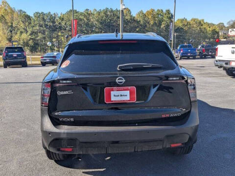 2025 Nissan Kicks SR