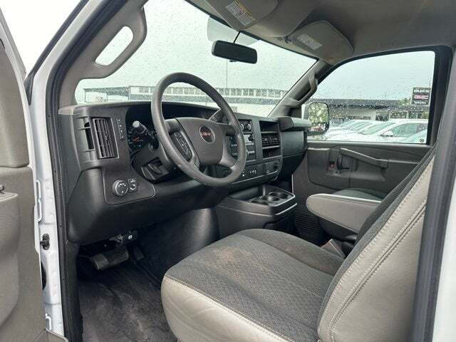 2022 GMC Savana 2500