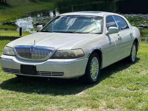 2006 Lincoln Town Car for sale at EZ Motorz LLC in Haines City FL