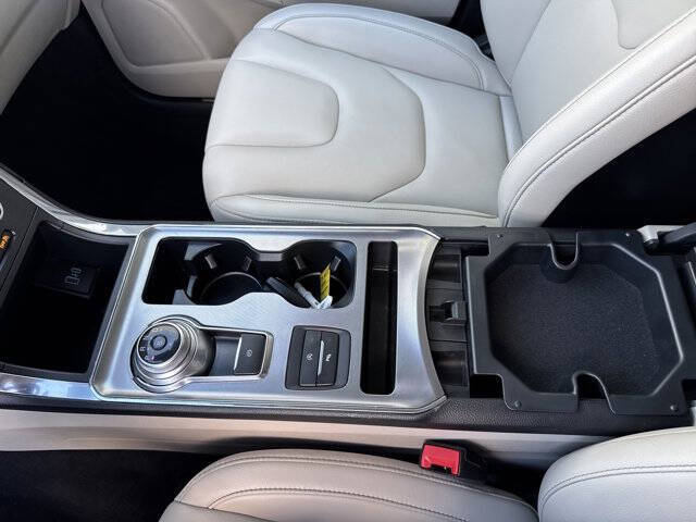 2022 Ford Edge Titanium