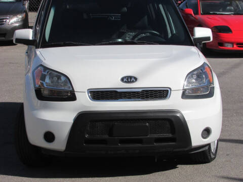 2011 Kia Soul +