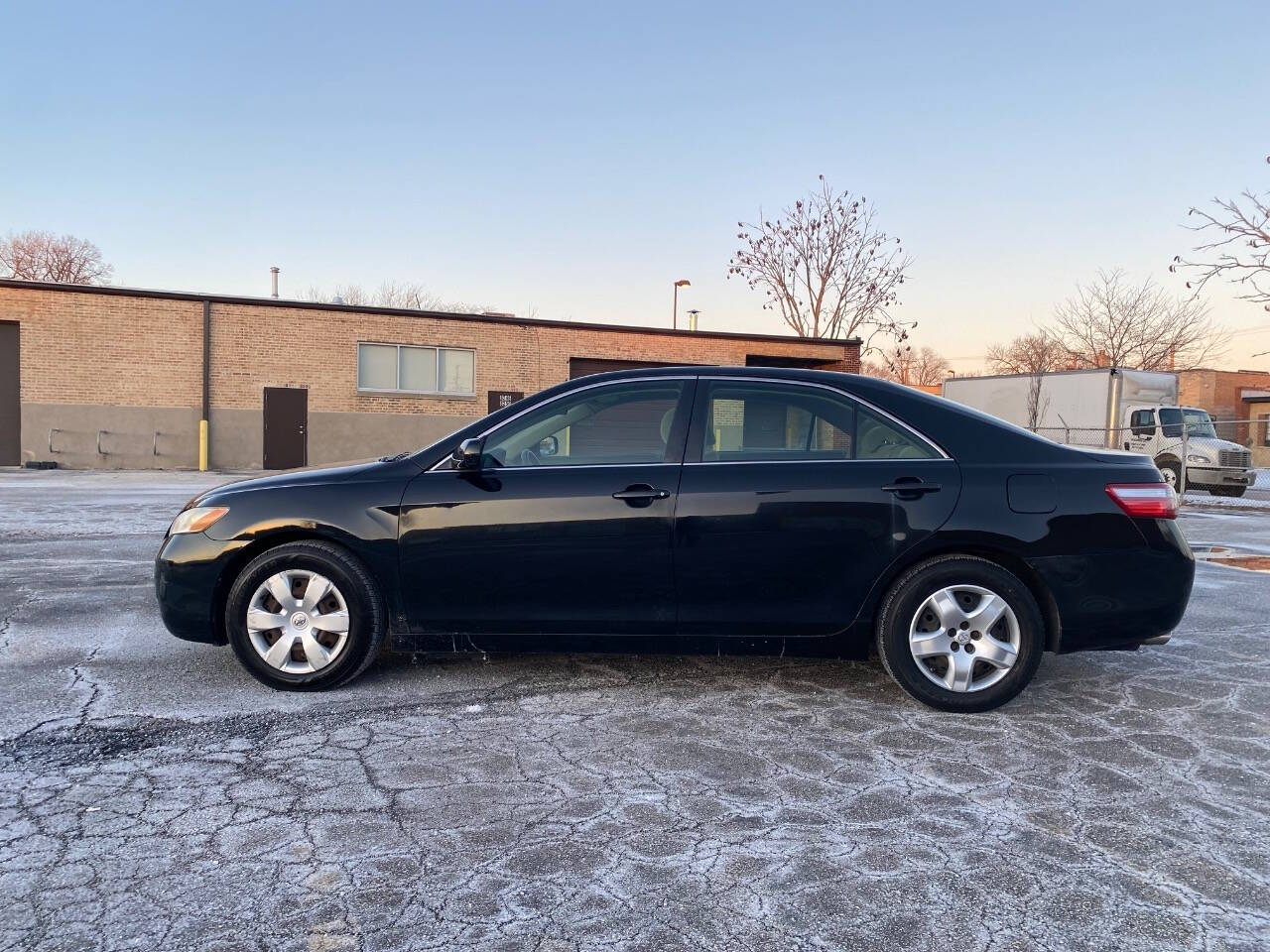 2007 Toyota Camry for sale at Ideal Cars LLC in Skokie, IL