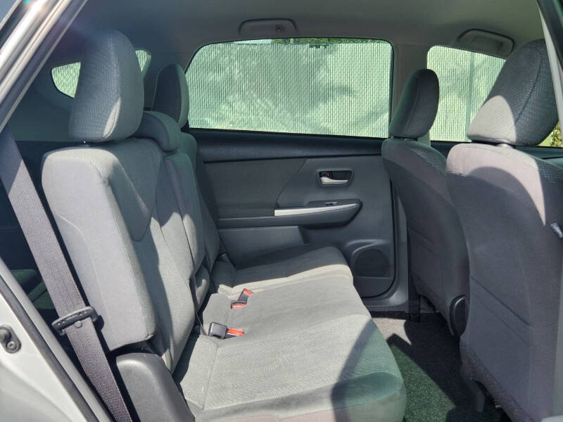 2014 Toyota Prius v Two