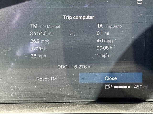 2025 Volvo XC60 B5 Plus Dark Theme