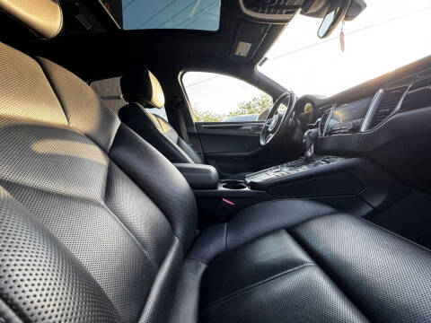 2017 Porsche Macan S